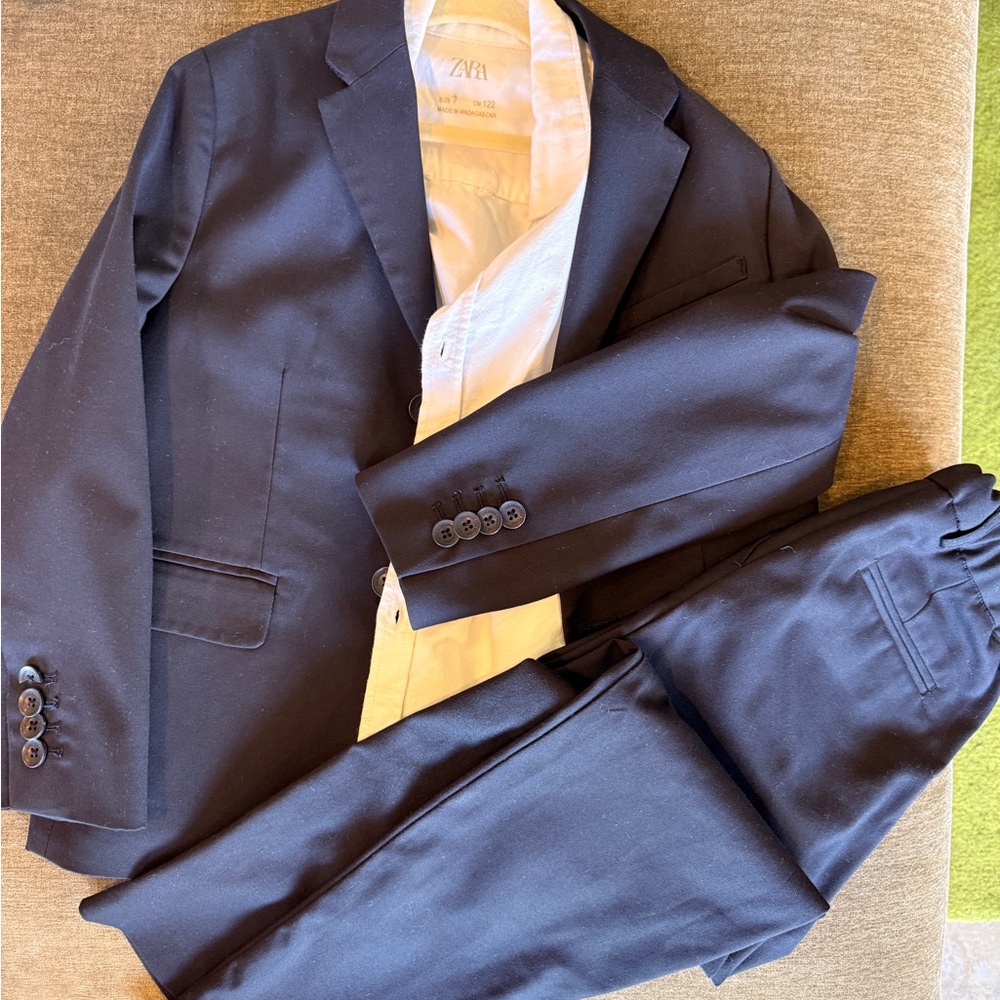 Zara boys Dark Navy Two-Piece Suit Blazer & Trousers and white button down shirt